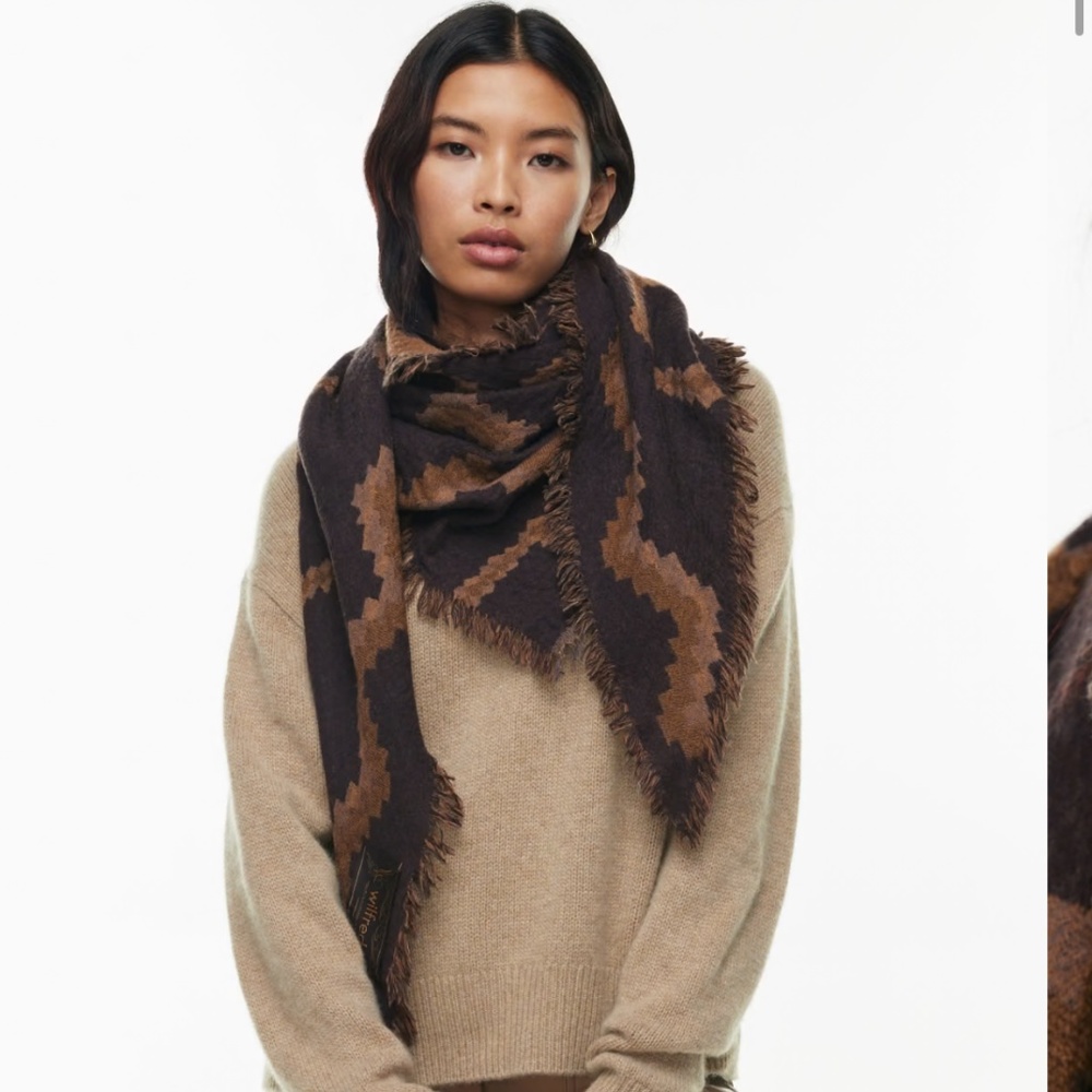 Aritzia wool scarf